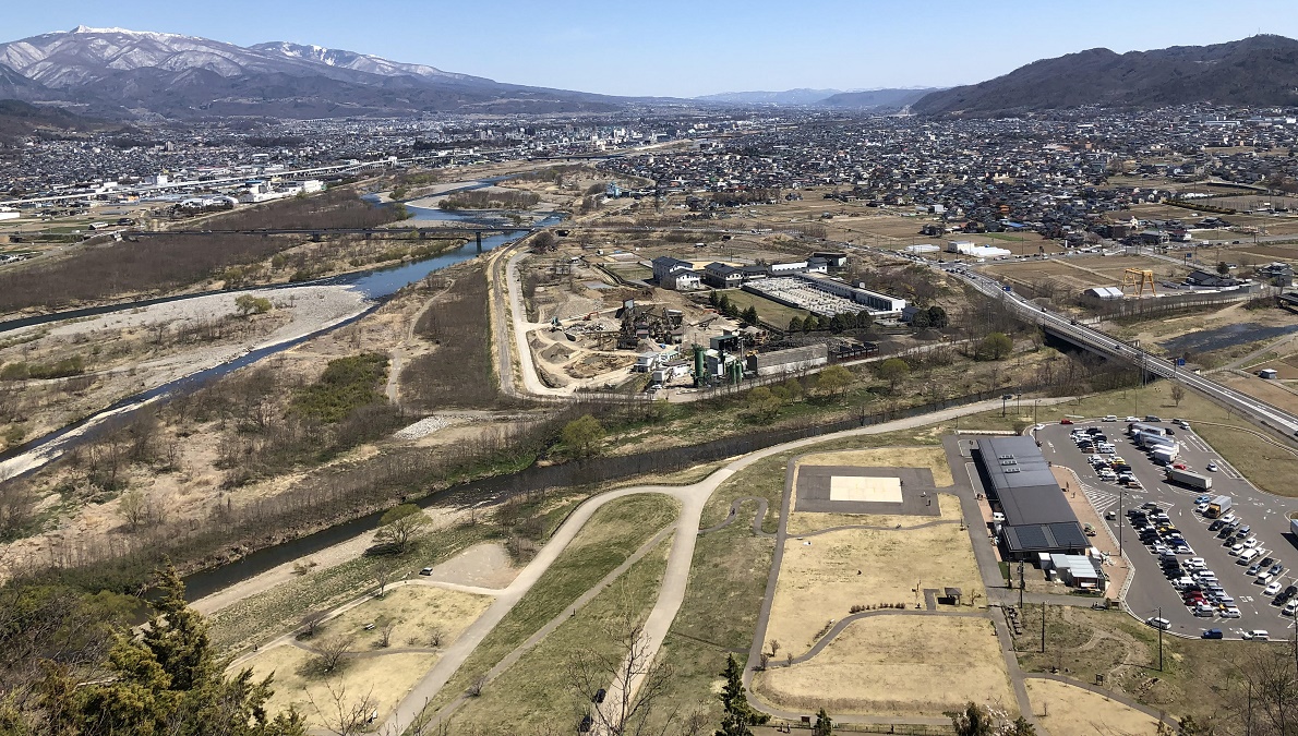 絶景！　千曲公園から上田市、浅間山を望む～ライブカメラ