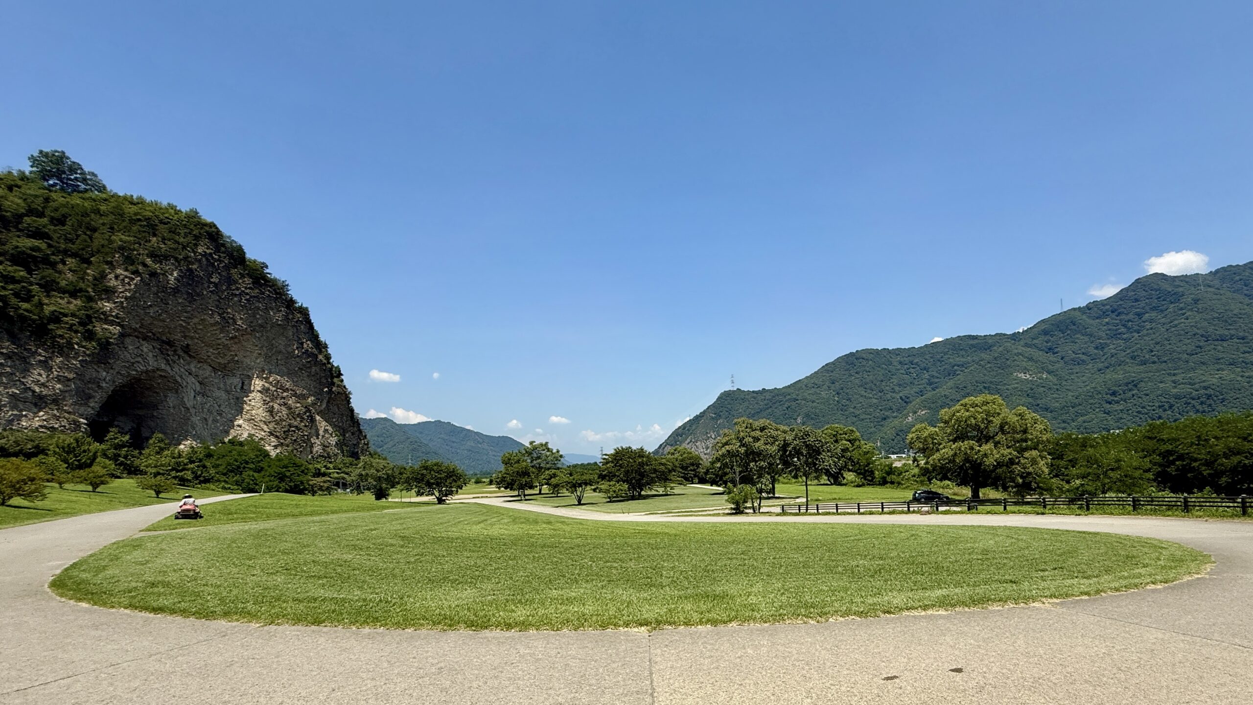 半過公園と岩鼻