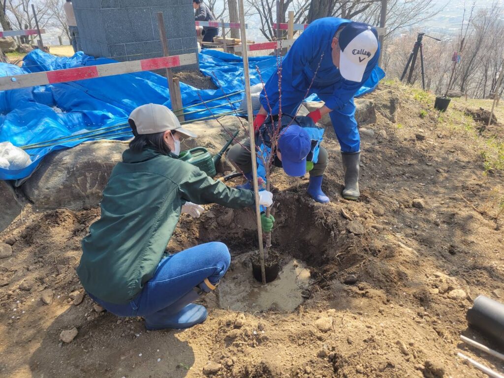 千曲公園_ハナモモ植樹