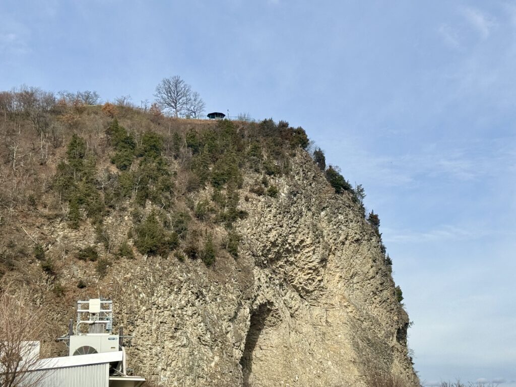 道の駅から千曲公園を望む