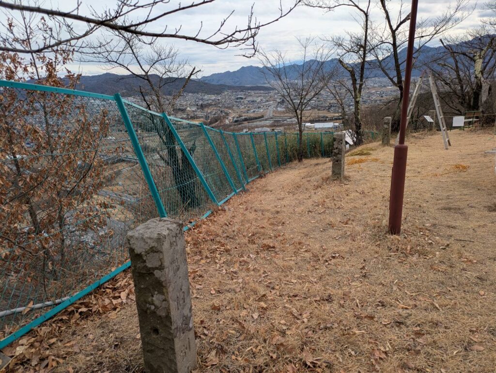 千曲公園景観整備作業_フェンス修繕