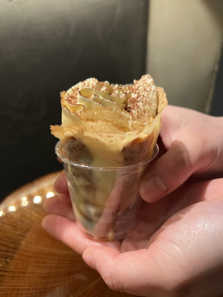 花風里クリームチーズ入りバナナティラミスミニクレープ