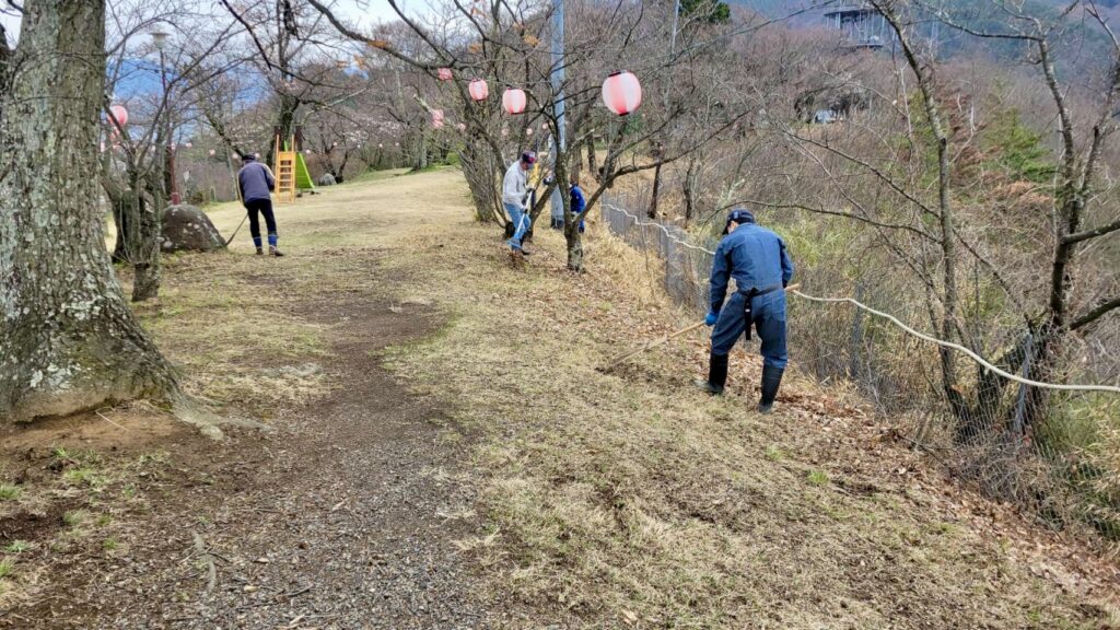 千曲公園景観整備作業_清掃